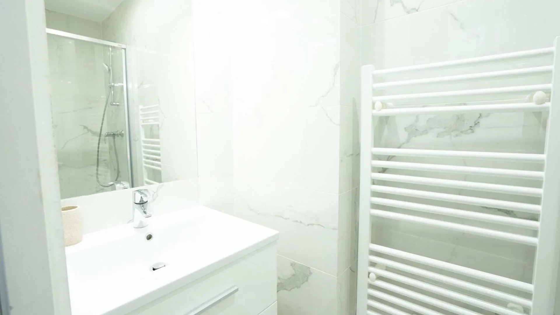 Logement Terrasse Metro Pierre Lachaise - 3P - Flat-Guest Paris